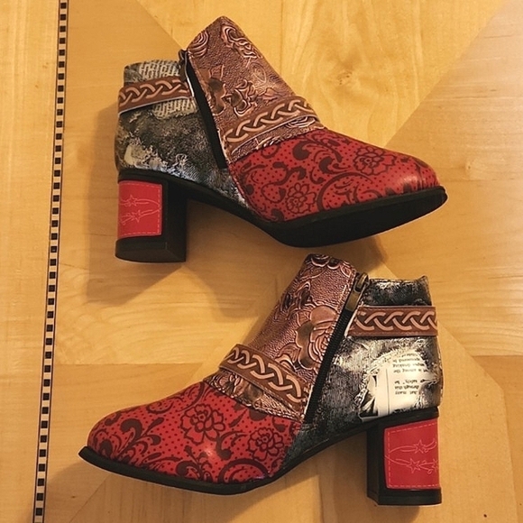 Stylish Faux Leather Ankle Boots Size 6.5 NWOT - Picture 5 of 9